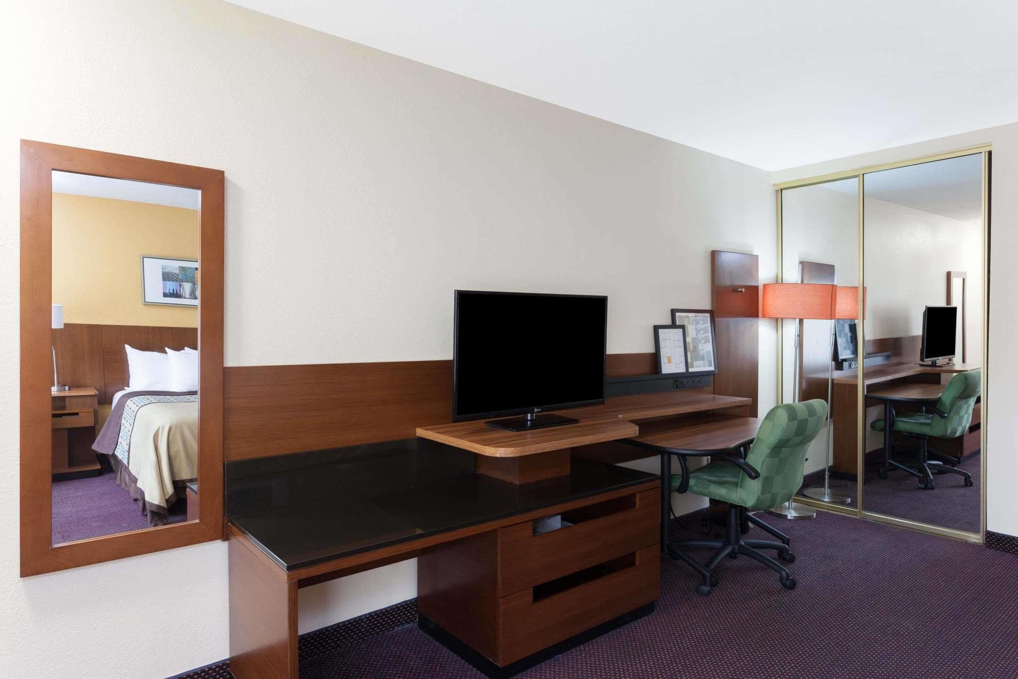 Days Inn By Wyndham Mission Valley-Sdsu San Diego Eksteriør billede